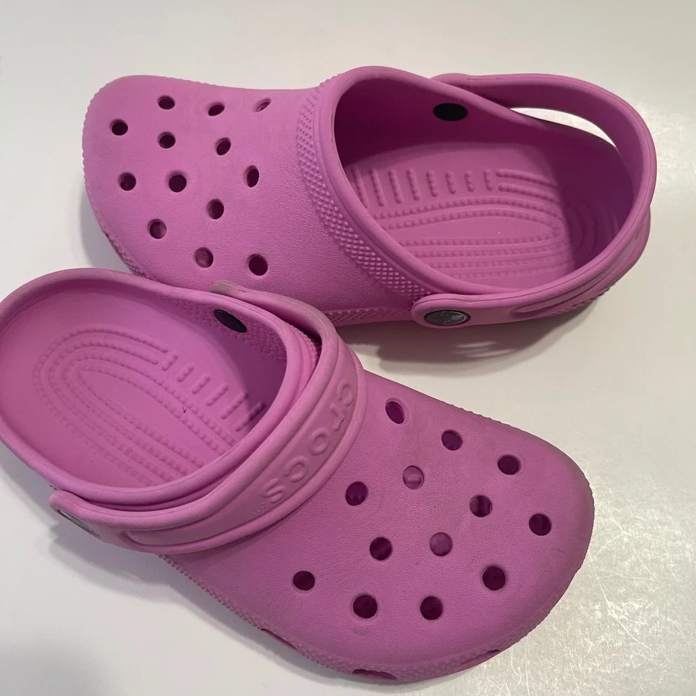 Crocs Kids Classic Clog J2 Pink Slip On‎ Water Friendly Casual Shoes